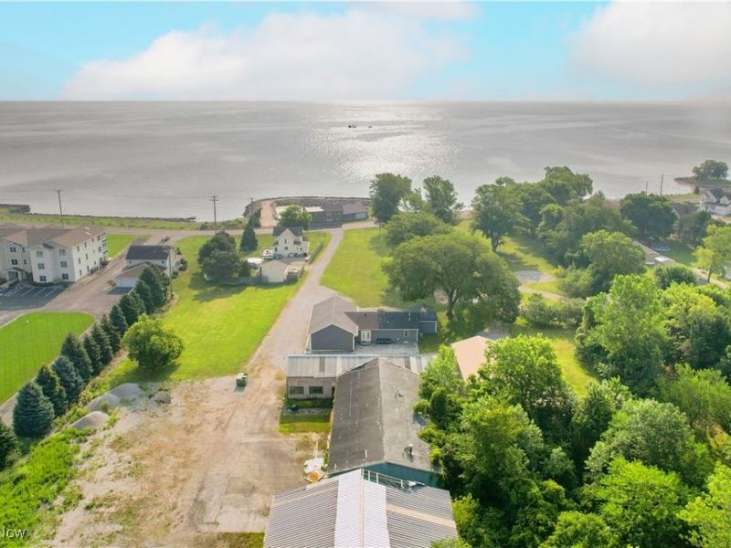 828 E Main Street, Lakeside Marblehead, OH 43440 Photo 5