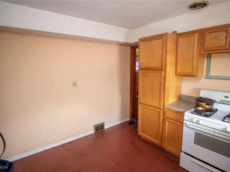 14903 Glendale Avenue, Cleveland, OH 44128 Photo 17