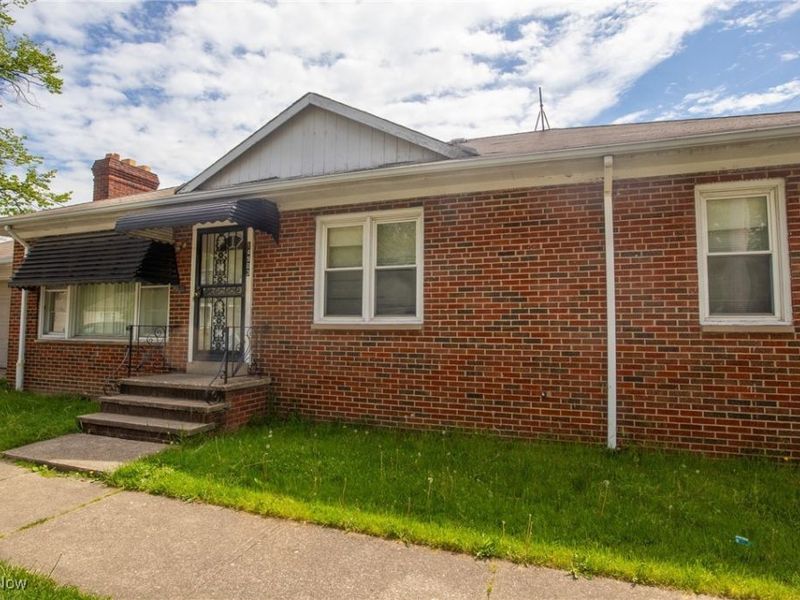 14903 Glendale Avenue, Cleveland, OH 44128 Photo 2