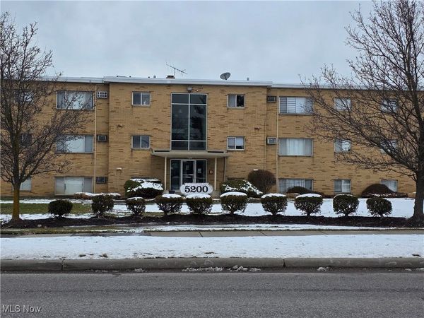 5200 Royalton Road, Unit 10C, North Royalton, OH 44133