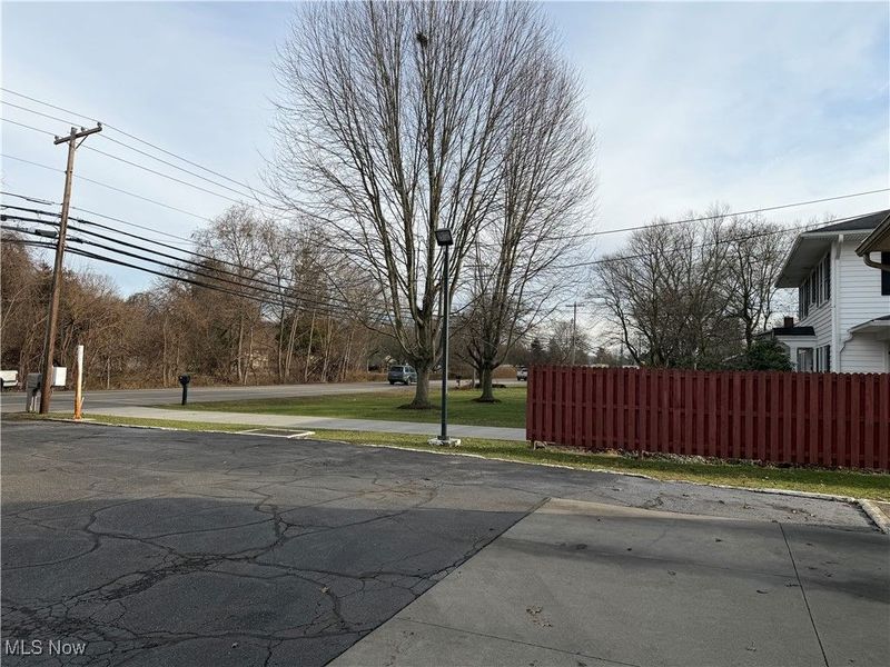 1414 E High Avenue, New Philadelphia, OH 44663 Photo 10