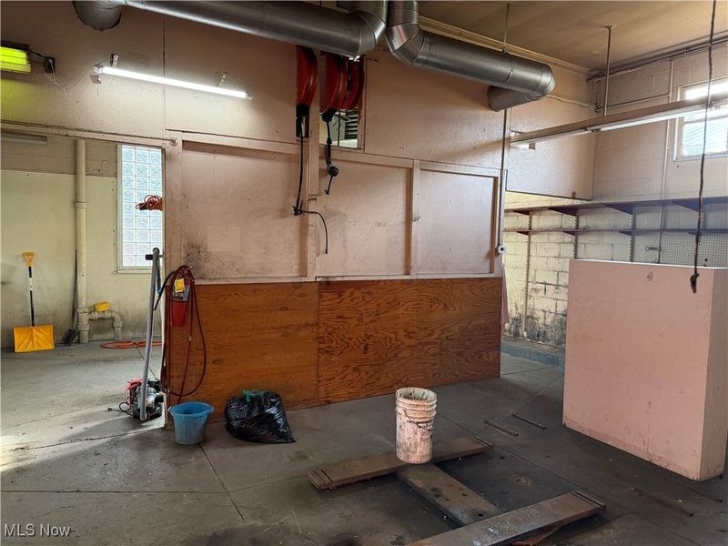 1414 E High Avenue, New Philadelphia, OH 44663 Photo 6