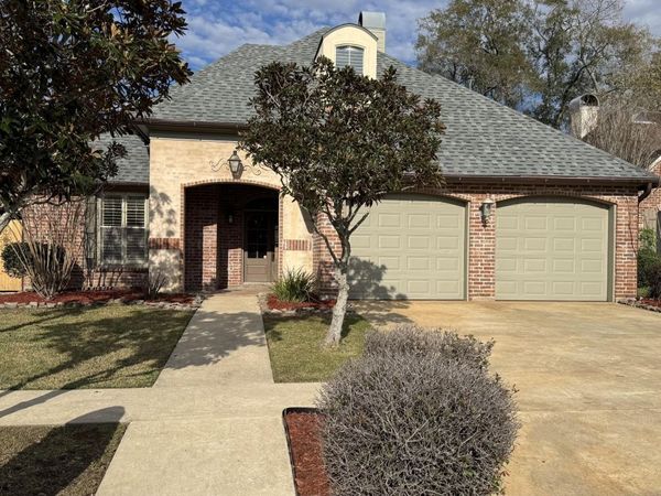 209 Metairie Court , Lafayette, LA 70503