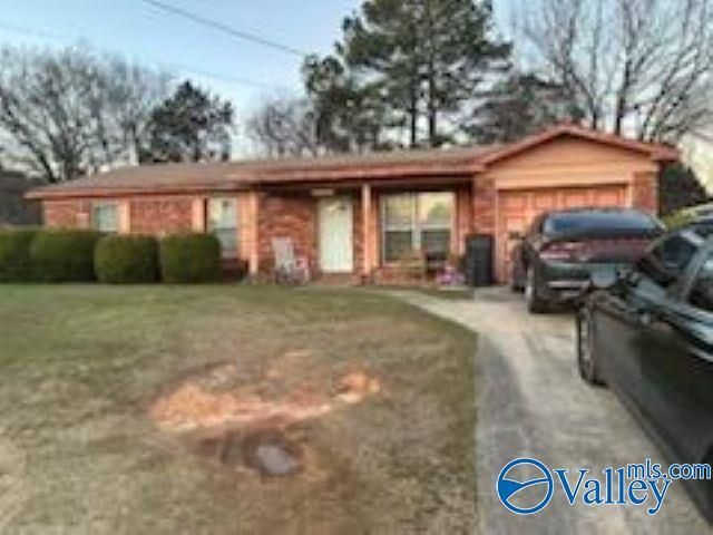 907 Bedford Drive, Decatur, AL 35601 Main Photo