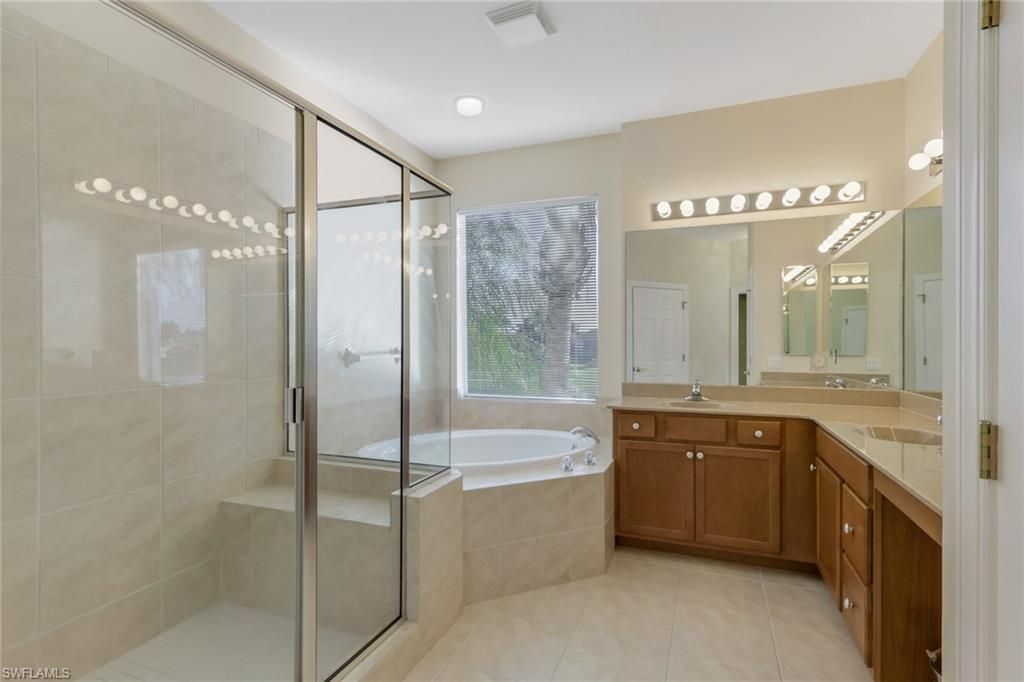 28666 San Lucas Ln, Unit 202, Bonita Springs, FL 34135 Photo