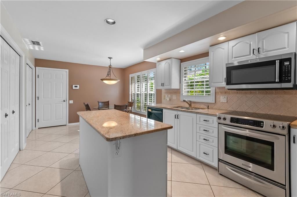 13360 Southampton Dr, Bonita Springs, FL 34135 Photo