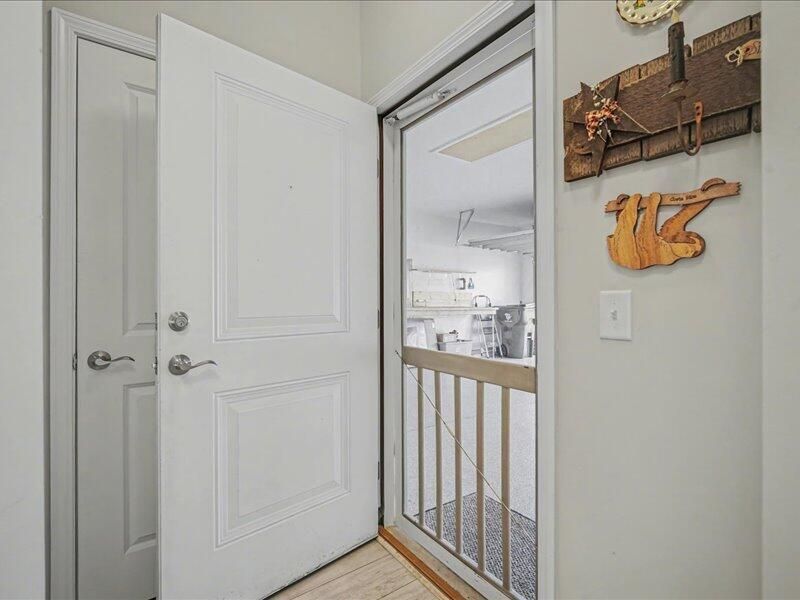 321 Bloomington Way Photo 12