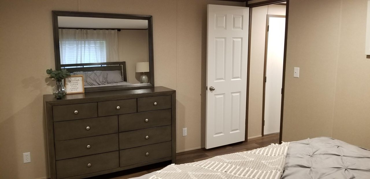 203 Poplar Street Photo 9