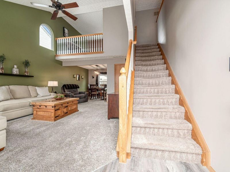 9215 Misty Dawn Drive, Columbus, OH 43240 Photo 2