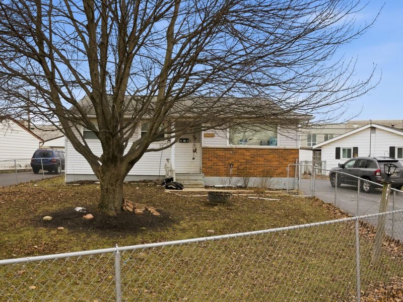 3860 Briggs Road, Columbus, OH 43228 Photo 2