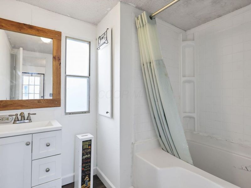 4141 Kershaw Drive, Columbus, OH 43207 Photo 12