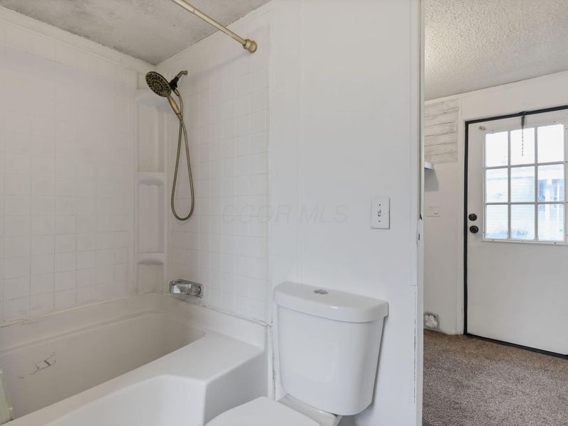 4141 Kershaw Drive, Columbus, OH 43207 Photo 13