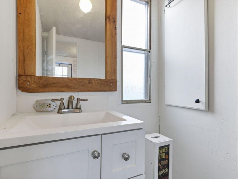 4141 Kershaw Drive, Columbus, OH 43207 Photo 14