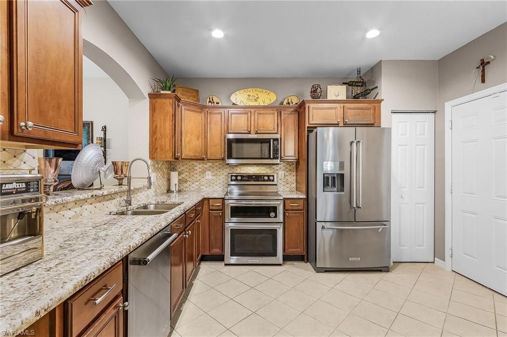 3331 Dandolo Cir, Cape Coral, FL 33909 Photo