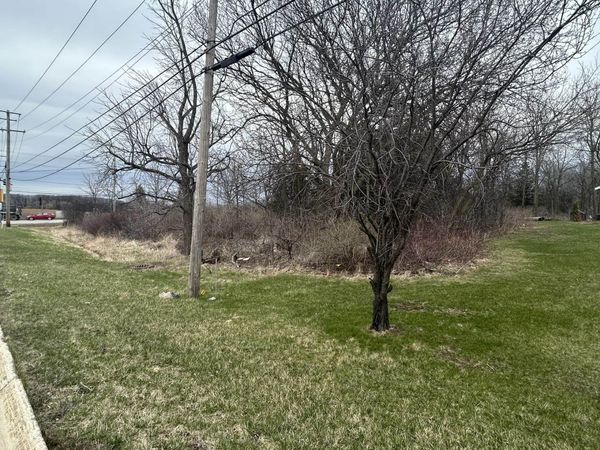 31101 N Fairfield Road, Grayslake, IL 60030