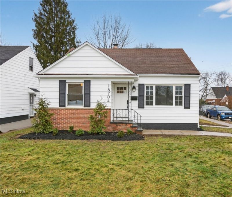 18704 Longview Avenue, Maple Heights, OH 44137 Main Photo