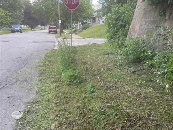 1202 24th Street, St Joseph, MO 64507