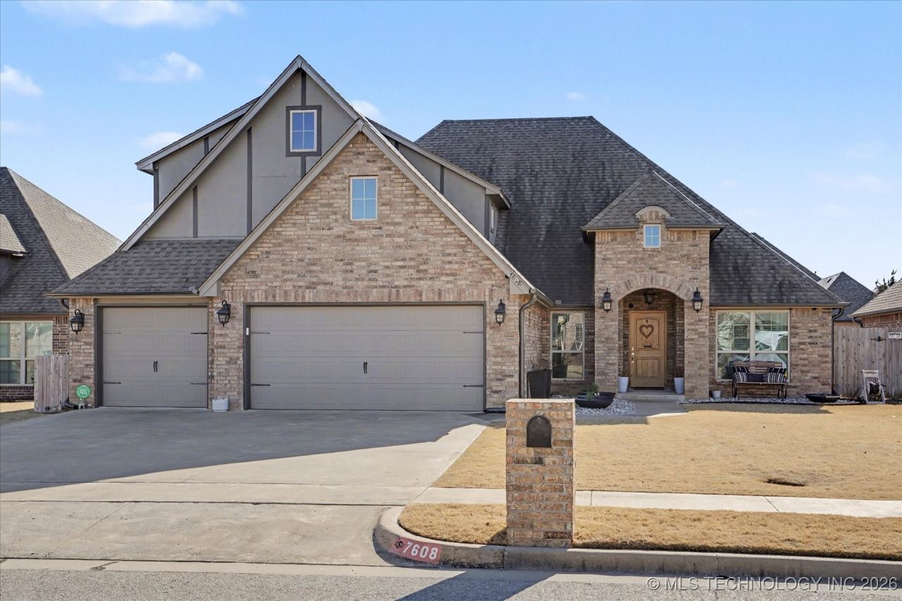 7608 E 82nd Place N, Owasso, OK 74055 Main Photo
