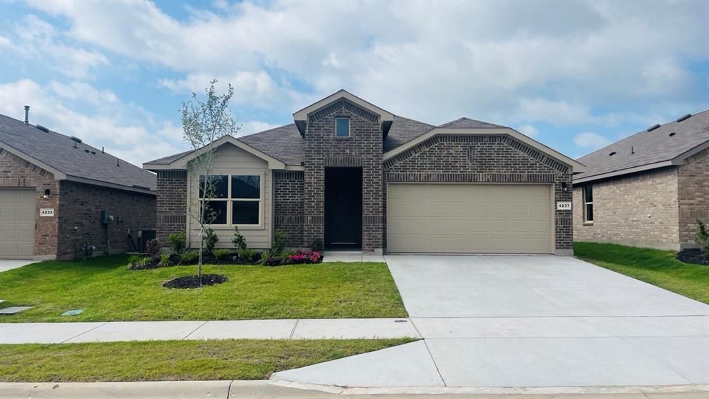 4237 Trickling Creek Lane, Fort Worth, TX 76036 Main Photo