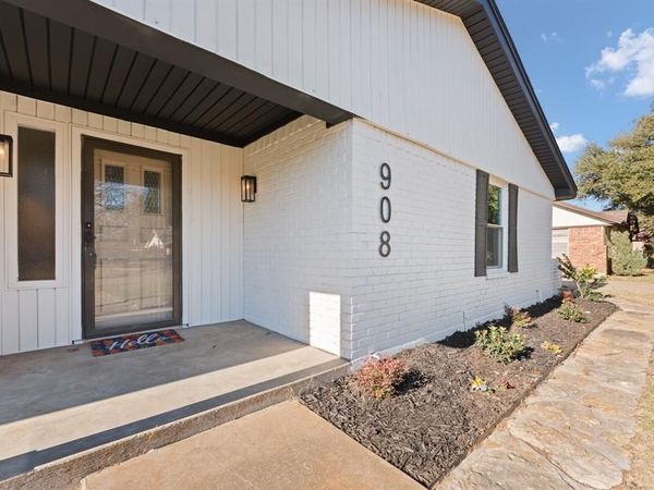 908 Stonelake Drive, Cleburne, TX 76033