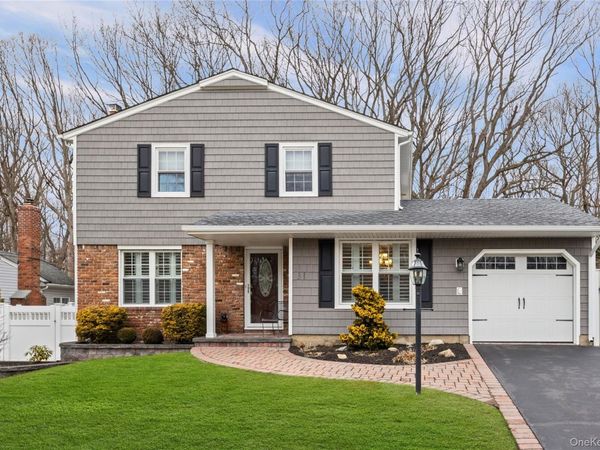 31 Country Lane Drive, Kings Park, NY 11754