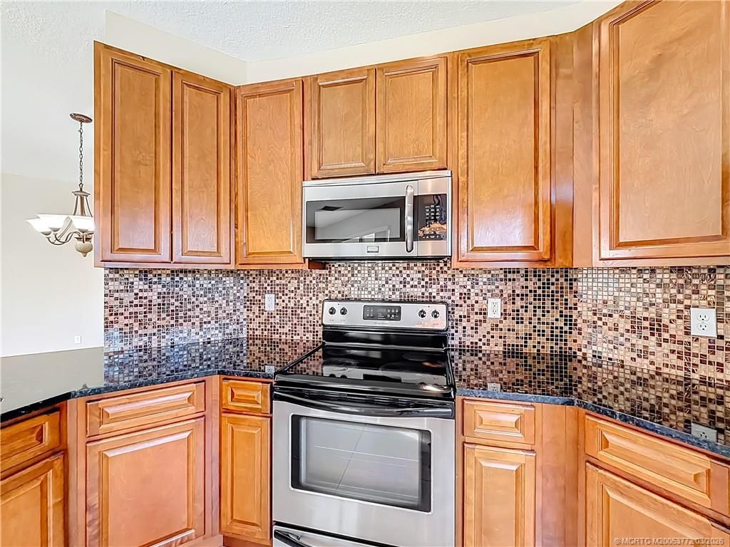 211 SW Deleon Springs Drive, Port Saint Lucie, FL 34986 Photo