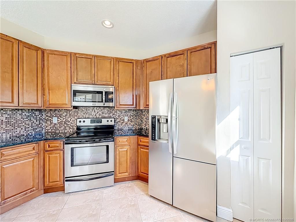 211 SW Deleon Springs Drive, Port Saint Lucie, FL 34986 Photo