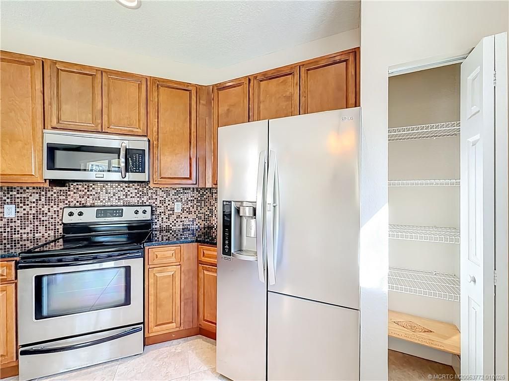 211 SW Deleon Springs Drive, Port Saint Lucie, FL 34986 Photo