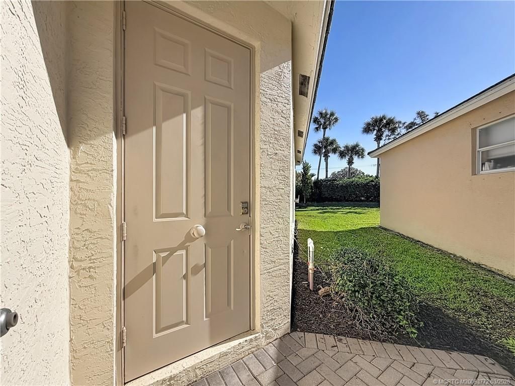 211 SW Deleon Springs Drive, Port Saint Lucie, FL 34986 Photo