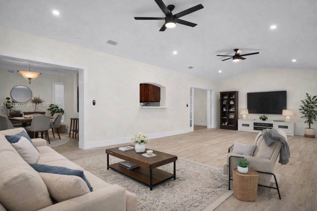 7695 SW 142nd St, Palmetto Bay, FL 33158 Photo