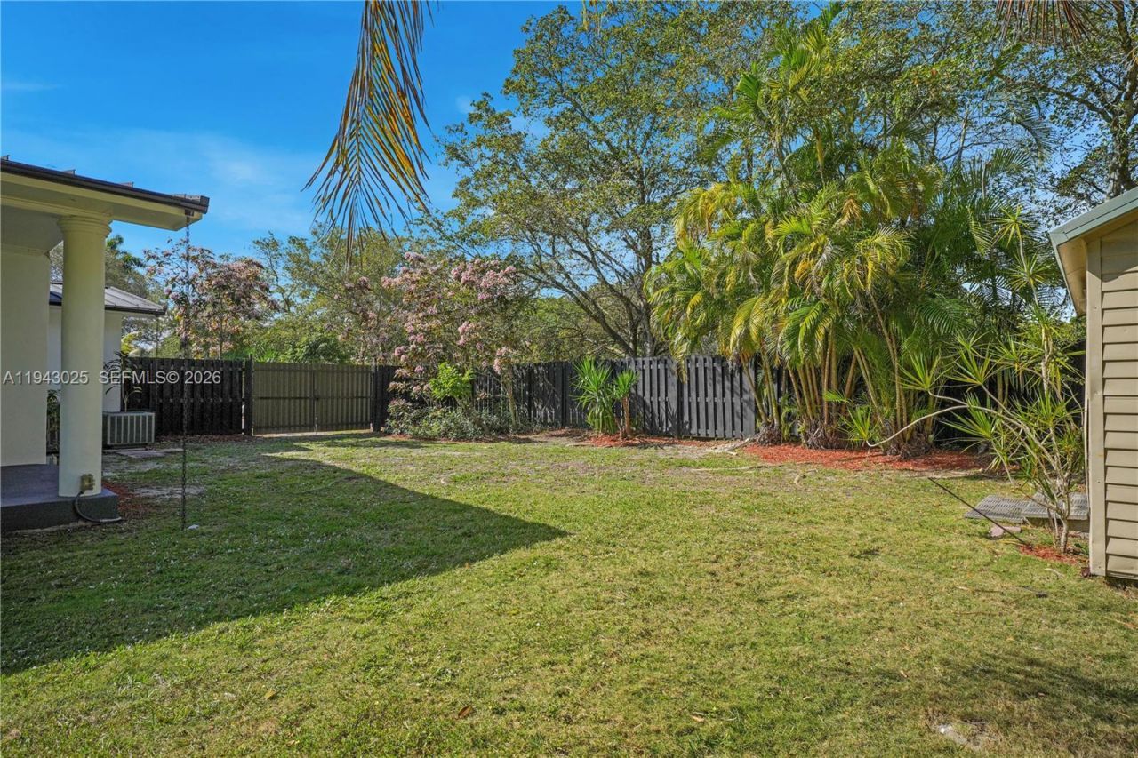 7695 SW 142nd St, Palmetto Bay, FL 33158 Photo