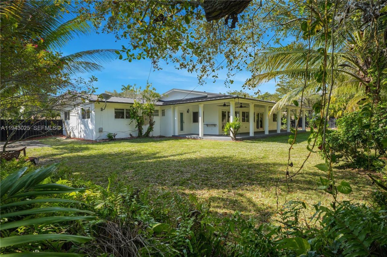 7695 SW 142nd St, Palmetto Bay, FL 33158 Photo