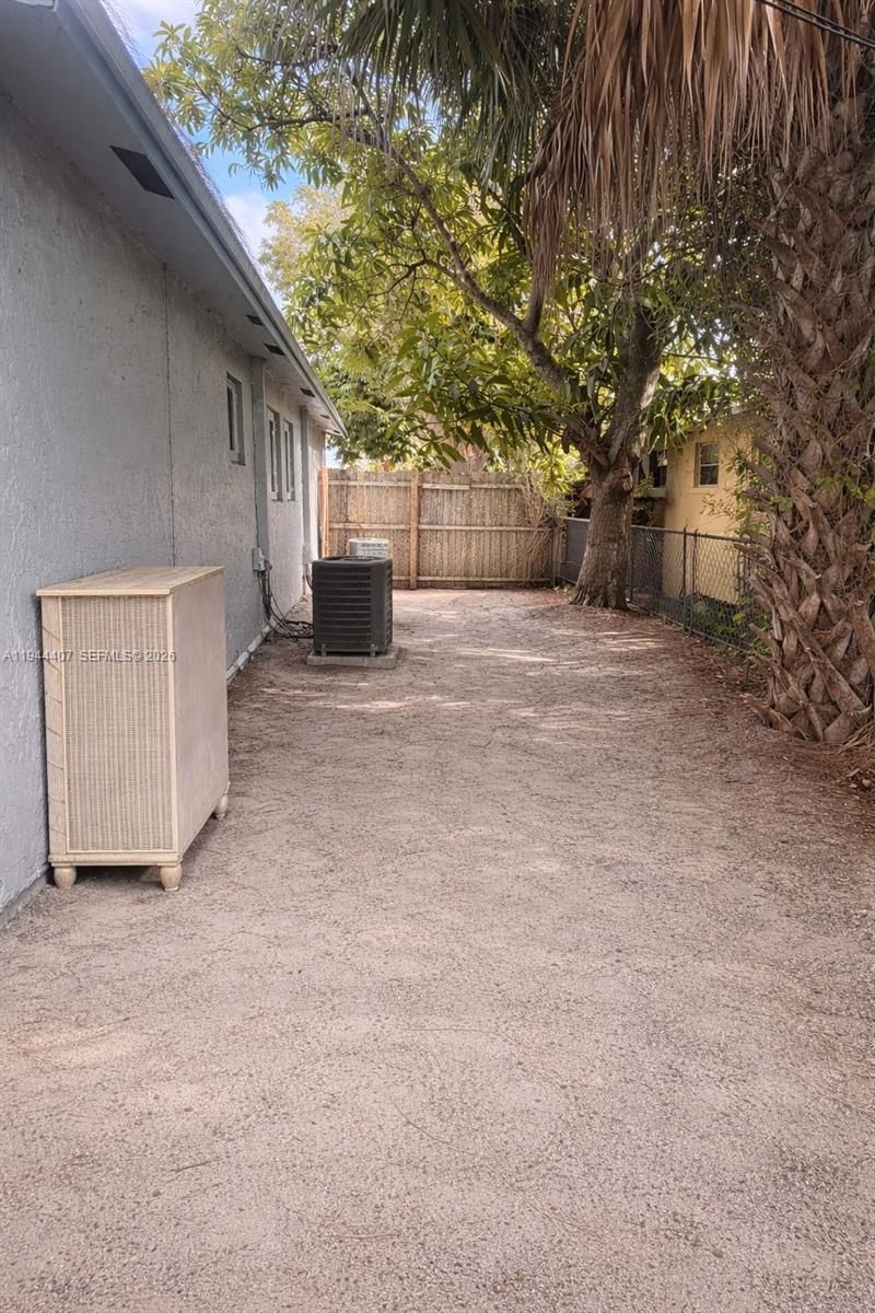1255 NW 27th Ave, Fort Lauderdale, FL 33311 Photo