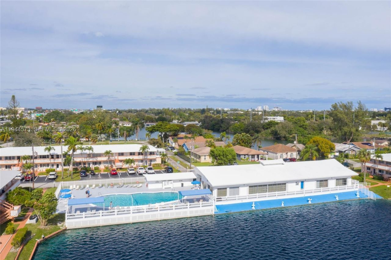 800 SW 11th Ave, Unit 9A, Hallandale Beach, FL 33009 Photo