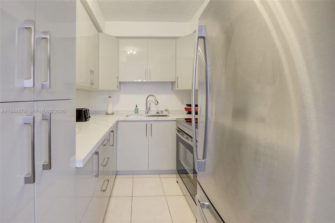 800 SW 11th Ave, Unit 9A, Hallandale Beach, FL 33009 Photo