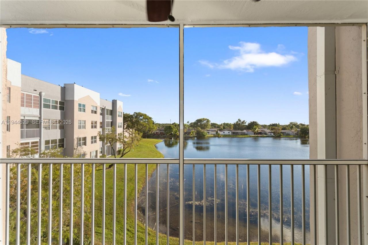 10208 NW 24th Pl, Unit 307, Sunrise, FL 33322 Photo