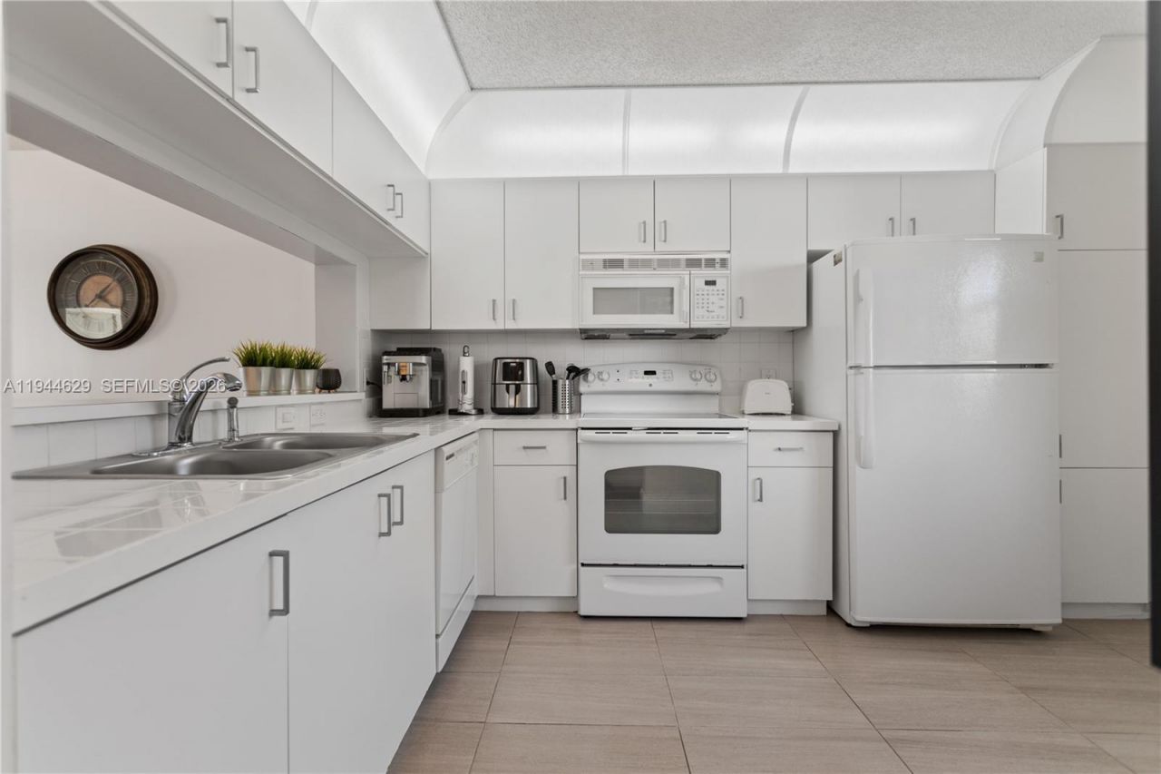 10208 NW 24th Pl, Unit 307, Sunrise, FL 33322 Photo