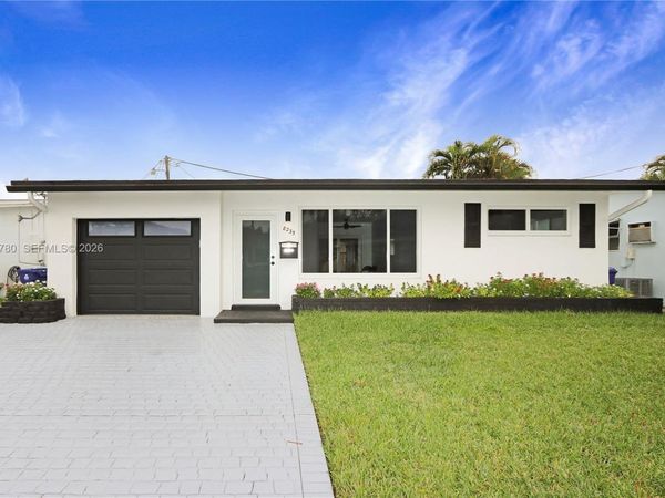 8235 NW 23rd St, Sunrise, FL 33322