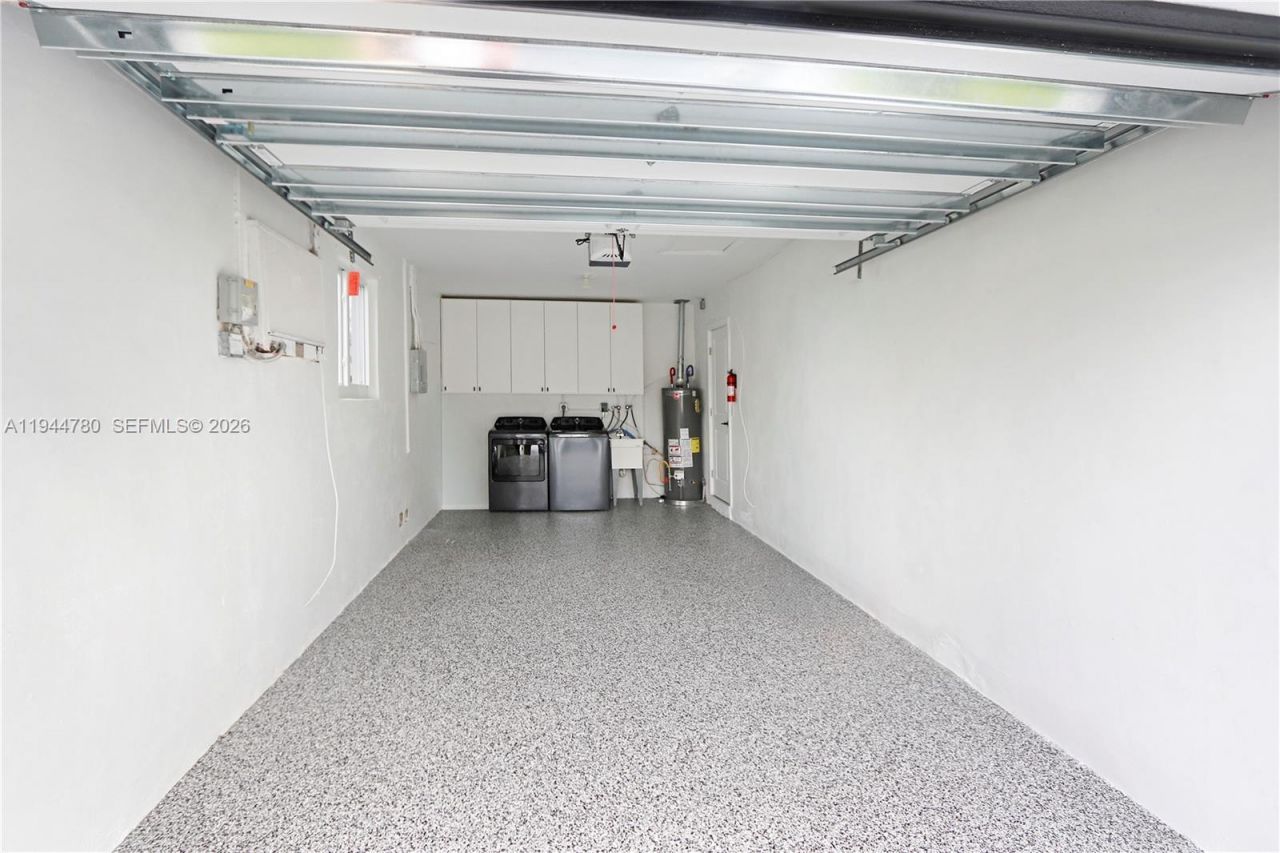 8235 NW 23rd St, Sunrise, FL 33322 Photo