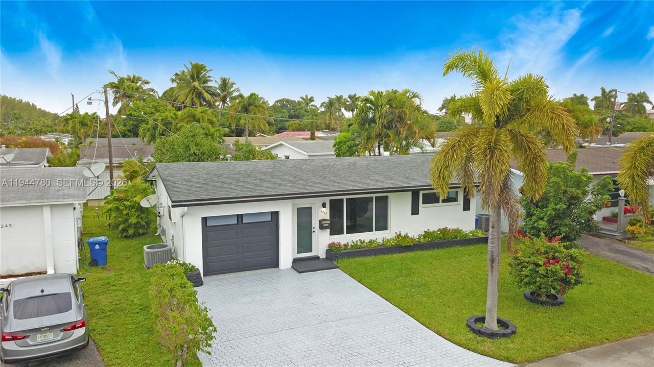 8235 NW 23rd St, Sunrise, FL 33322 Photo