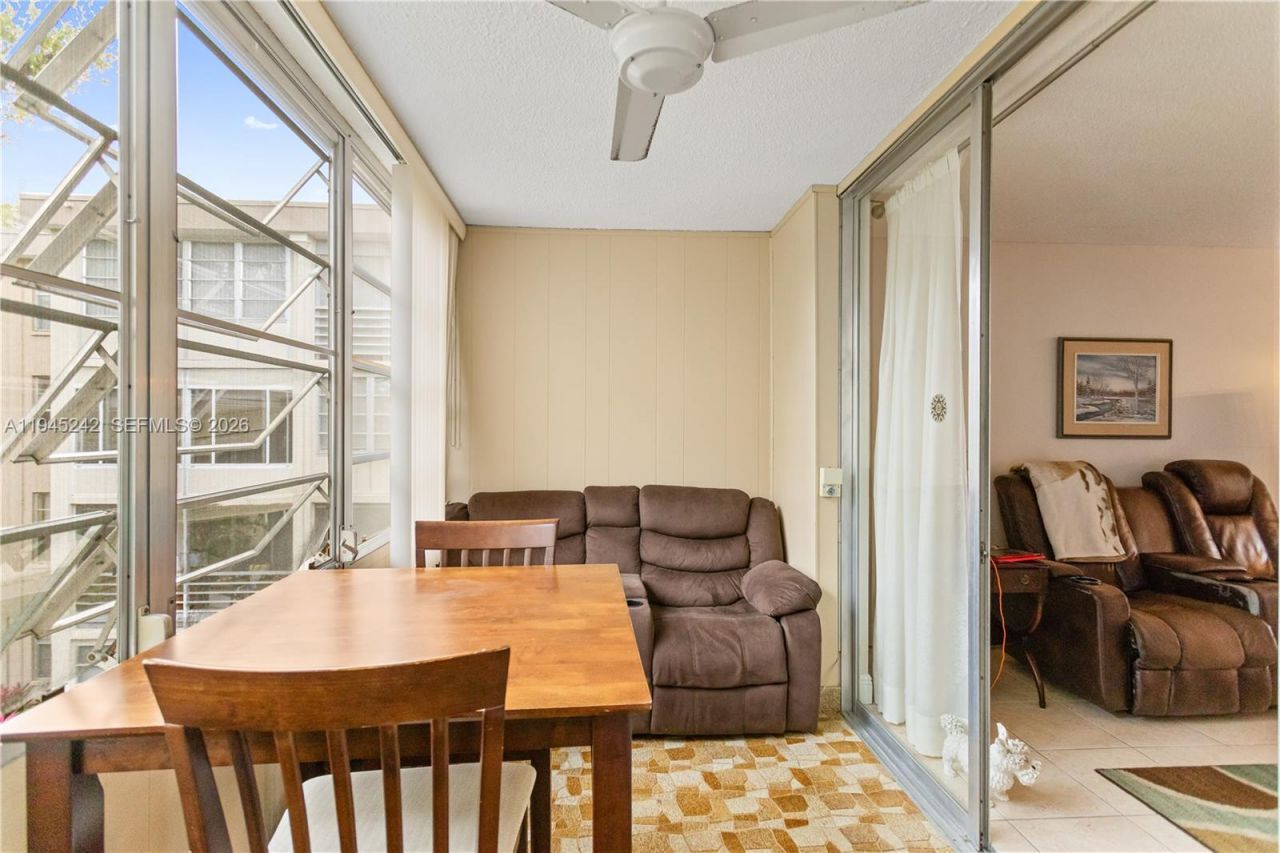 2998 NW 48th Ter , Unit 329, Lauderdale Lakes, FL 33313 Photo