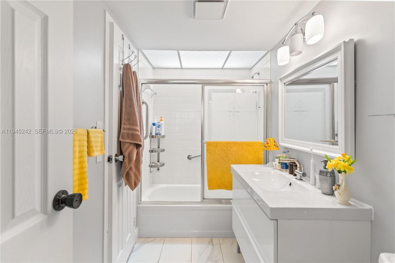 2998 NW 48th Ter , Unit 329, Lauderdale Lakes, FL 33313 Photo