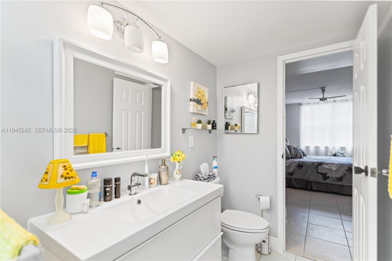 2998 NW 48th Ter , Unit 329, Lauderdale Lakes, FL 33313 Photo