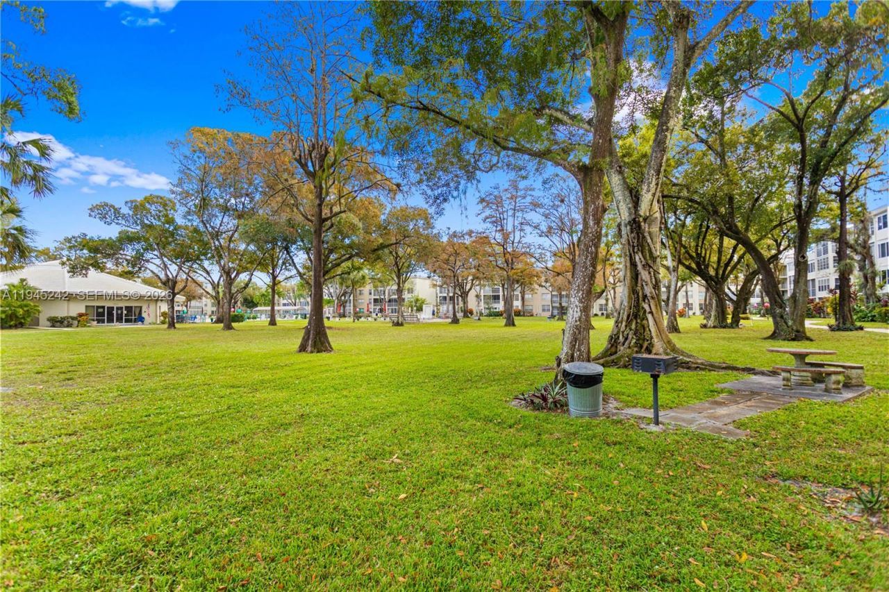 2998 NW 48th Ter , Unit 329, Lauderdale Lakes, FL 33313 Photo