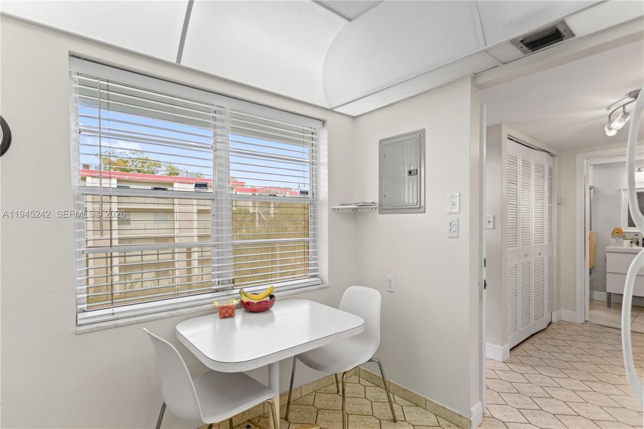 2998 NW 48th Ter , Unit 329, Lauderdale Lakes, FL 33313 Photo