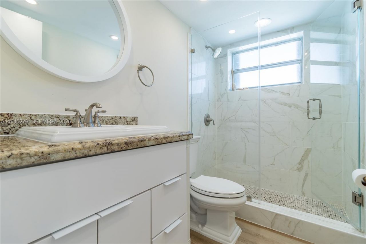 910 Michigan Ave, Unit 502, Miami Beach, FL 33139 Photo