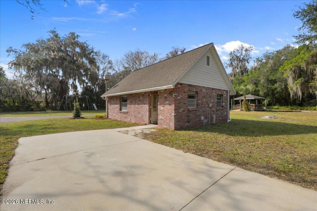 533 W River Road, Palatka, FL 32177 Photo