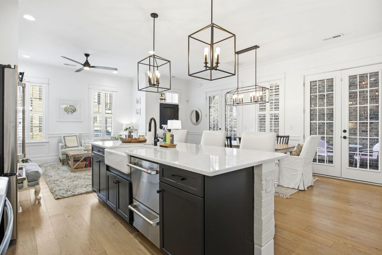 857 Iris St. Photo 10