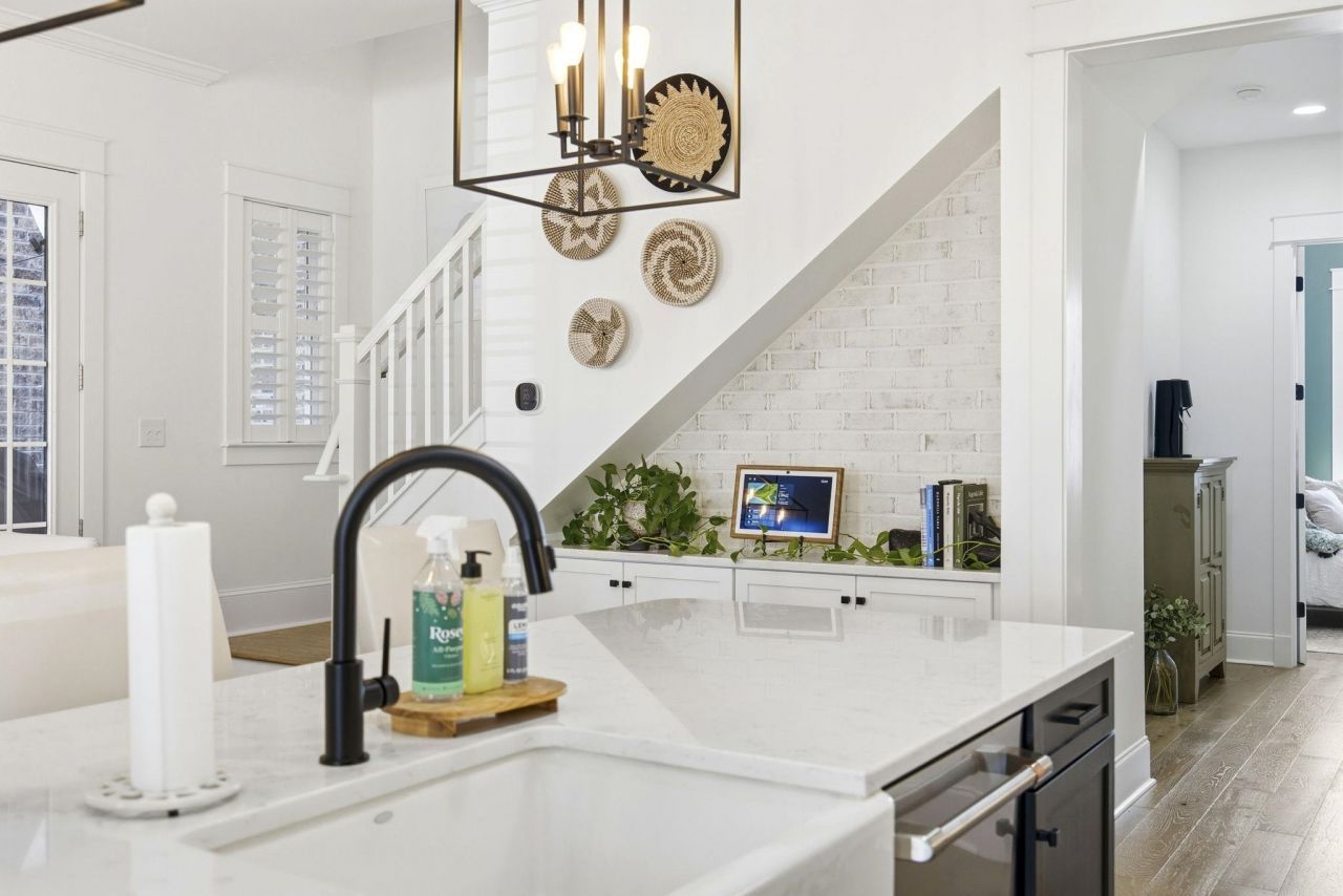 857 Iris St. Photo 11