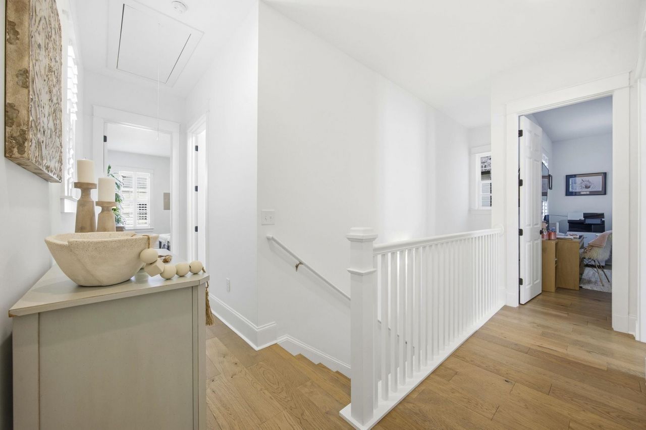 857 Iris St. Photo 16